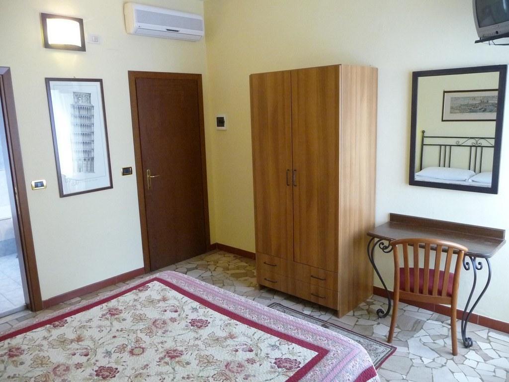 Hotel Ariston Pisa Room photo